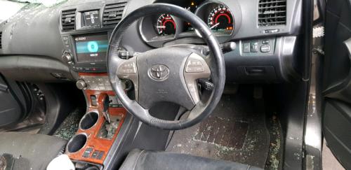 toyota Kluger GRANDE Feb 2009 Parts & Wrecking