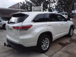2015 Toyota Kluger 4X4 GX image 4