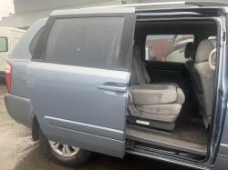2011 Kia Carnival image 4