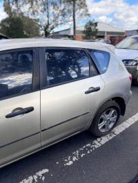2004 Mazda 3 image 4