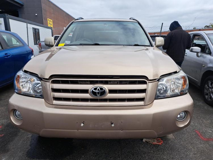 toyota Kluger Jun 2004 Parts & Wrecking