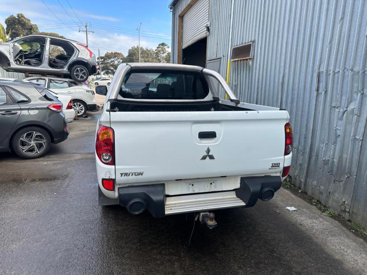 mitsubishi Triton MN Dec 2013 Parts & Wrecking