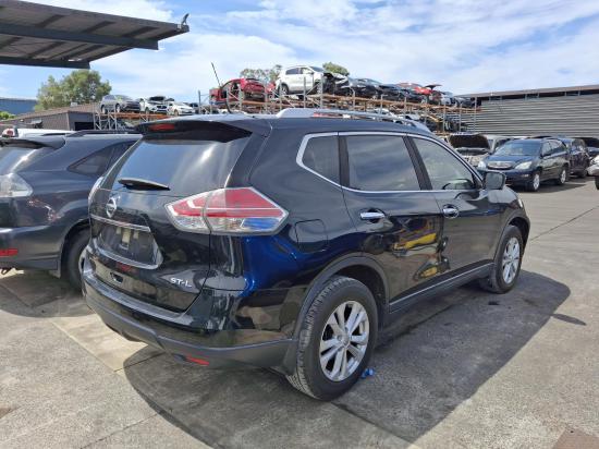 nissan xtrail LEFT FRONT DOOR 