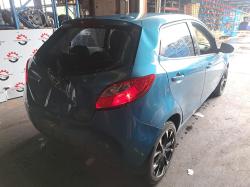 2012 Mazda 2 DE image 4