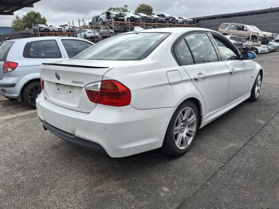 bmw 3 Series E90 Sep 2006 LEFT HEADLAMP 