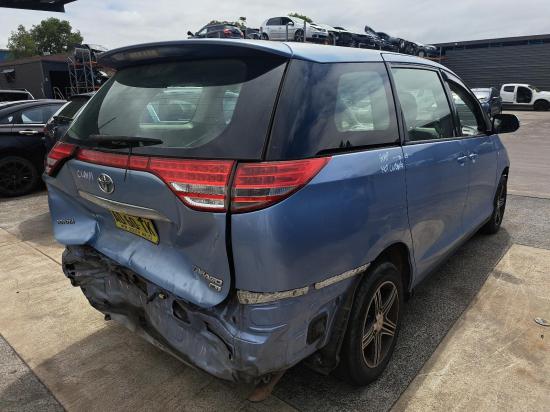 toyota tarago RIGHT FRONT DOOR 