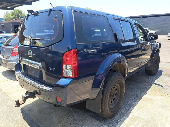 nissan pathfinder RIGHT FRINT DOOR 