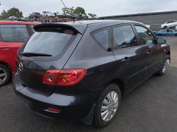 2005 Mazda 3 image 4