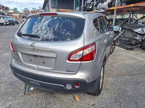 nissan dualis RIGHT HEADLAMP 