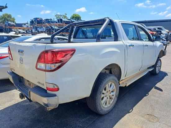 mazda Bt50 Apr 2014 RIGHT FRONT WINDOW REG/MOTOR 
