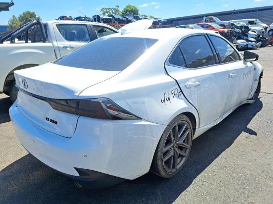 lexus is30 series REAR BAR BRKT/REINFORCEMENT 