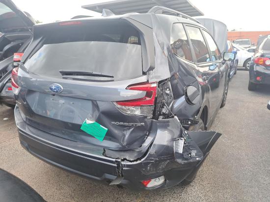 subaru forester ;LEFT HEADLAMP 
