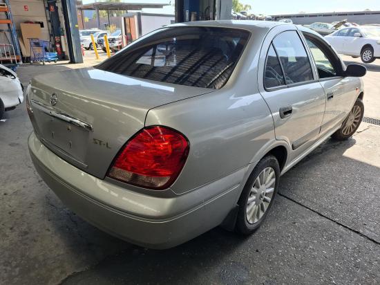 nissan pulsar RIGHT TAILLIGHT 