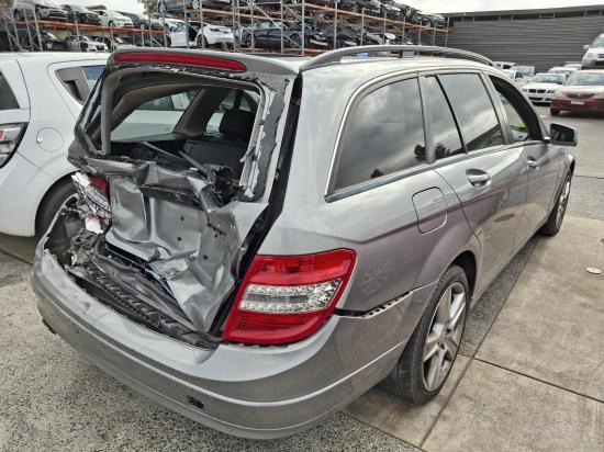 mercedes c class RIGHT FRONT DOOR 