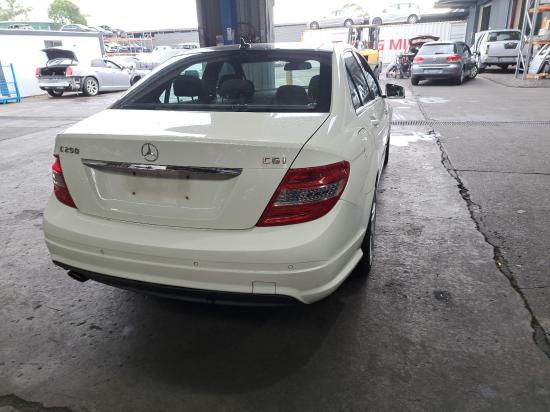 mercedes benz C Class W204 Aug 2010 WASHER BOTTLE 