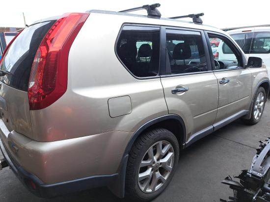 nissan x_trail RIGHT FRONT DOOR 