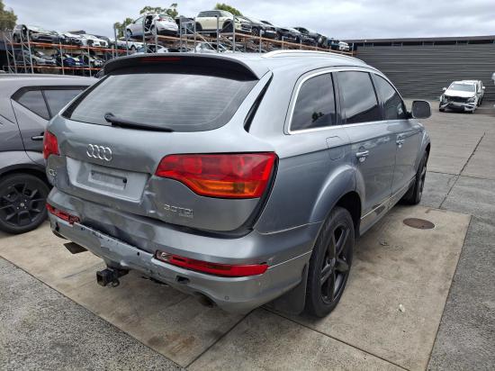 audi Q7 A/C CONDENSER 