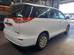 Toyota Tarago image 4