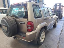 Jeep Cherokee KJ image 4