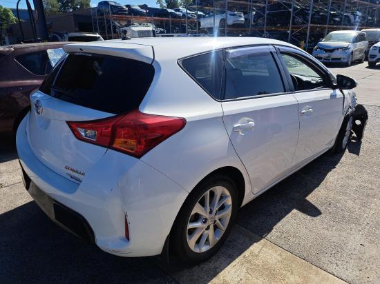 toyota Corolla ZRE182R Aug 2013 STEREO/HEAD UNIT 