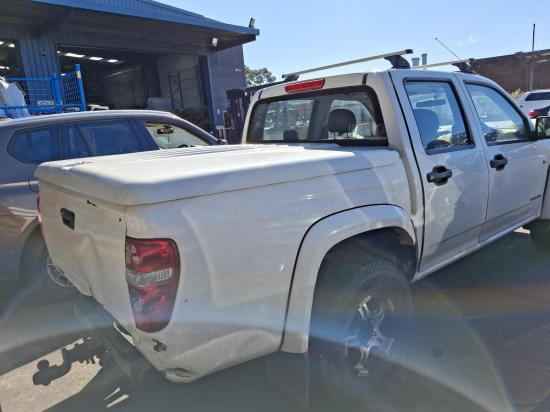 holden Colorado 2010 LEFT REAR DOOR 