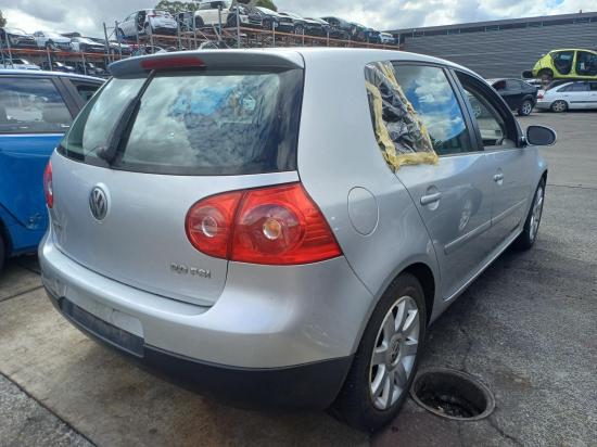 volkswagen Golf A5 Mar 2006 FRONT BUMPER 