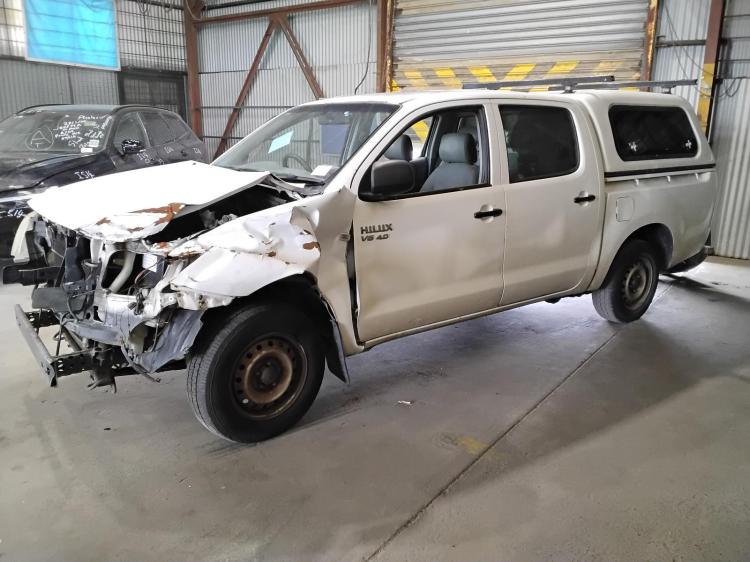 toyota Hilux 4X2 SR Apr 2006 Parts & Wrecking