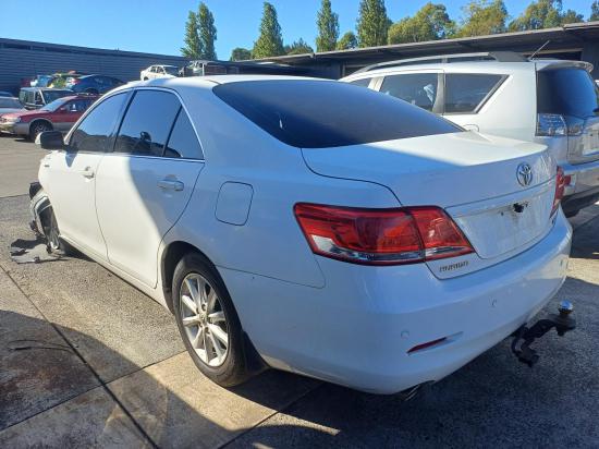 toyota Aurion GSV40R May 2010 LEFT FRONT DOOR WINDOW 