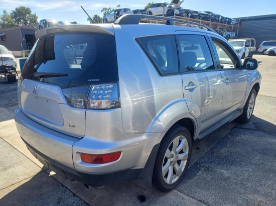 mitsubishi Outlander ZH Oct 2012 RIGHTFRONT WINDOW REG/MOTOR 