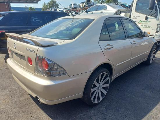 lexus Is200/is300 Apr 2005 REAR BUMPER 