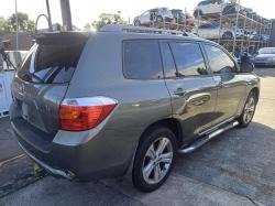 Toyota Kluger image 4