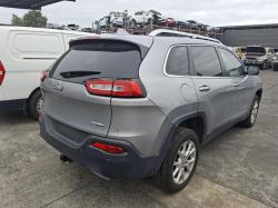 Jeep Cherokee image 4