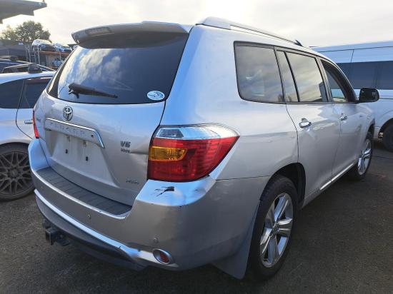 toyota Kluger Jul 2008 RIGHT FRONT DOOR 