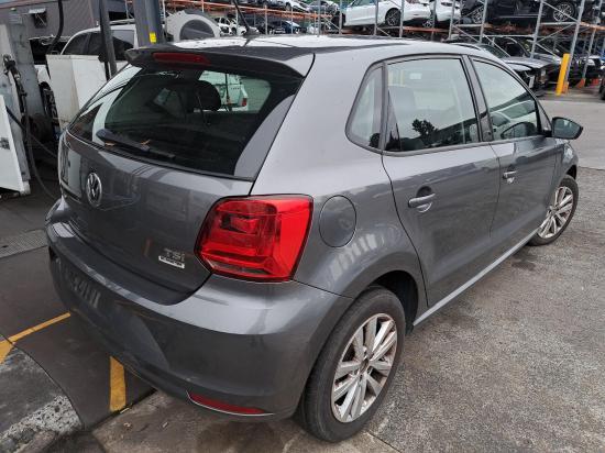 volkswagen Polo RIGHT HEADLAMP 