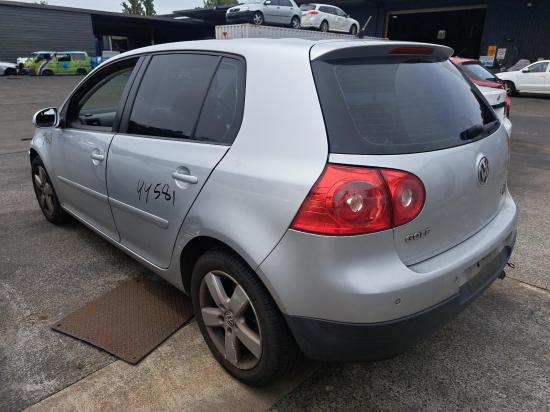 volkswagen Golf RIGHT FRONT DOOR WINDOW 