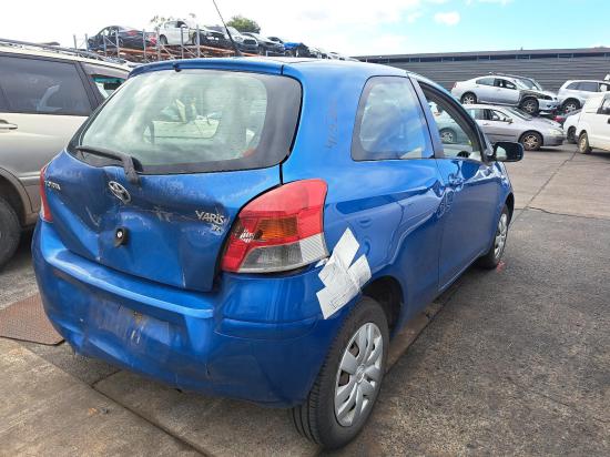 toyota Yaris Mar 2010 RIGHT FRONT DOOR 