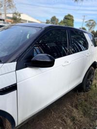 2017 Land Rover Discovery image 4