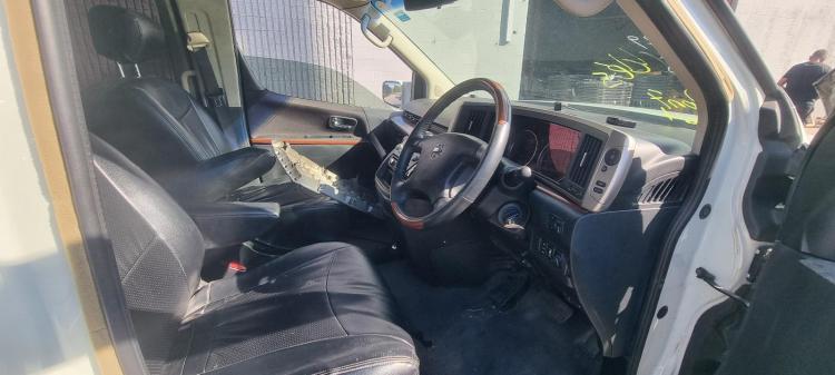 nissan Elgrand E51 2005 Parts & Wrecking