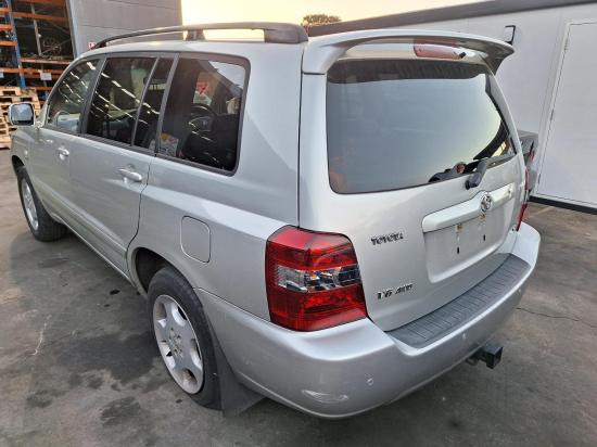 toyota Kluger 2003 LEFT REAE DOOR 
