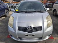 2005 Toyota Yaris YR image 4