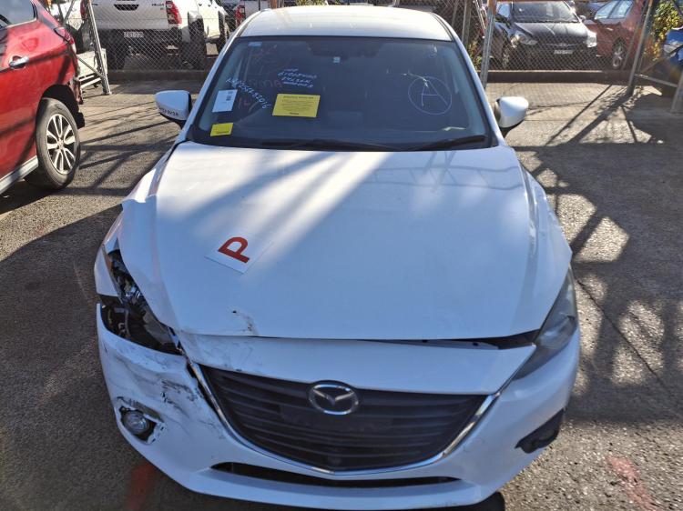 mazda 3 TOURING Oct 2015 Parts & Wrecking