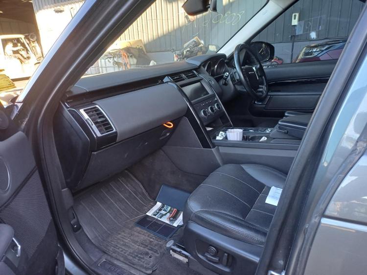 land rover Discovery TD4 SE May 2019 Parts & Wrecking