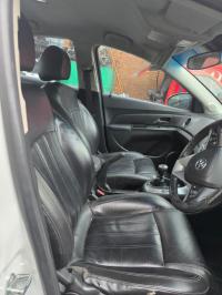 2011 Holden Cruze image 4