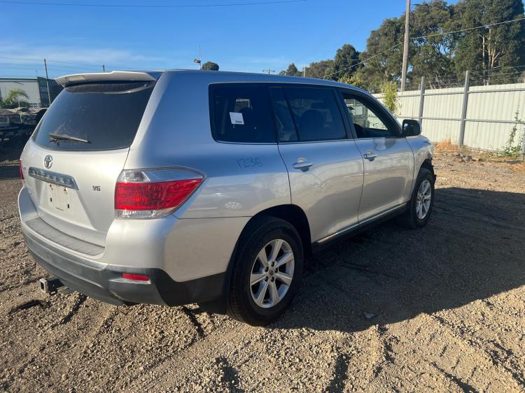 toyota Kluger GSU40 Feb 2013 Parts & Wrecking