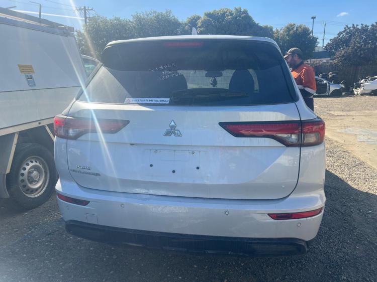mitsubishi Outlander ZM Nov 2023 Parts & Wrecking
