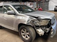 2010 Toyota Kluger image 4