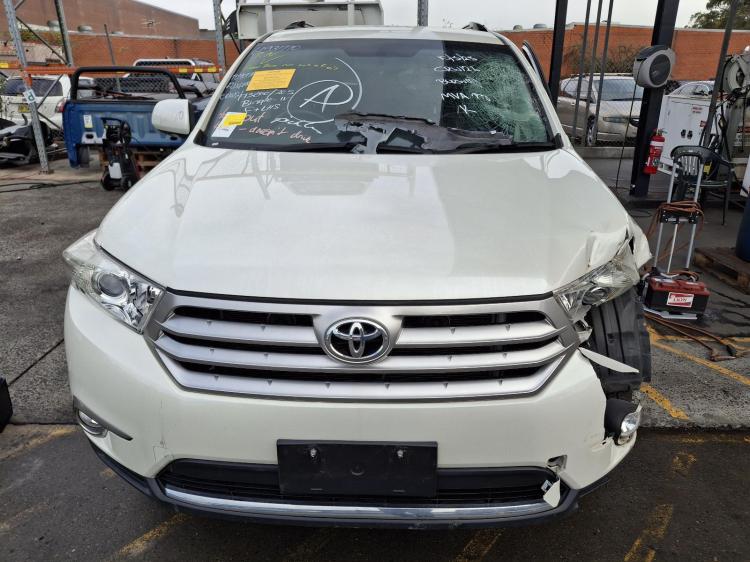 toyota Kluger GSU45R Oct 2014 Parts & Wrecking