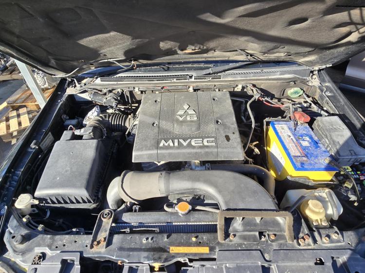 mitsubishi Pajero NS EXCEED Feb 2007 Parts & Wrecking