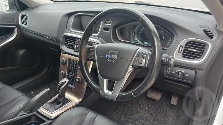 volvo V40 2013 Parts & Wrecking