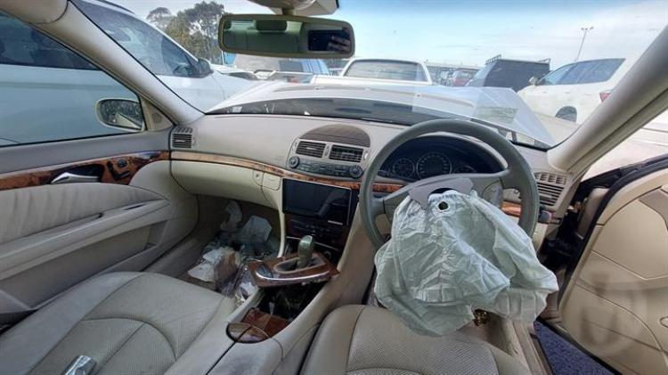 mercedes benz E 320 Avantgarde Sedan 2003 Parts & Wrecking